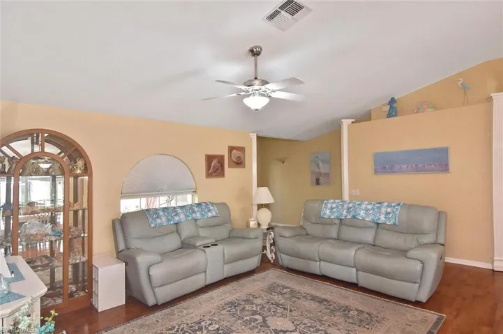 18674 Spruce Dr E, Fort Myers, Florida 33967