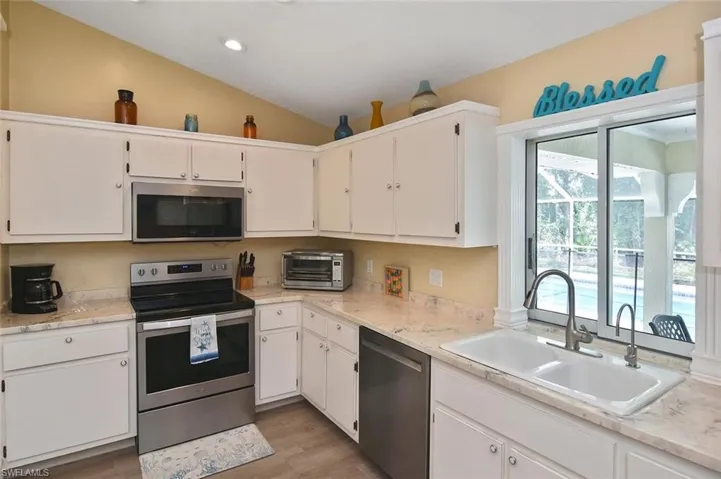 18674 Spruce Dr E, Fort Myers, Florida 33967