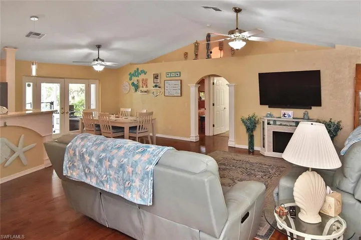 18674 Spruce Dr E, Fort Myers, Florida 33967