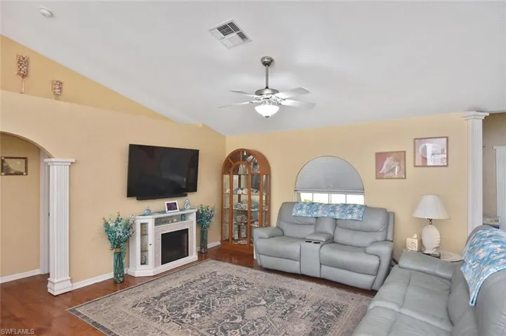 18674 Spruce Dr E, Fort Myers, Florida 33967