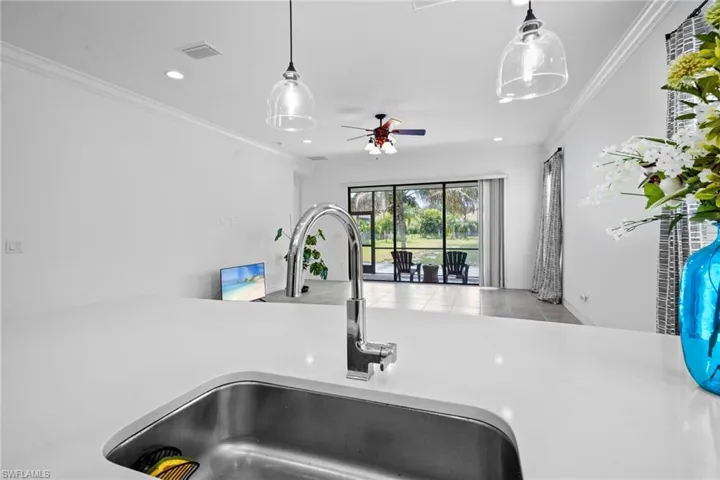 11536 Foxbriar Ln, Fort Myers, Florida 33913