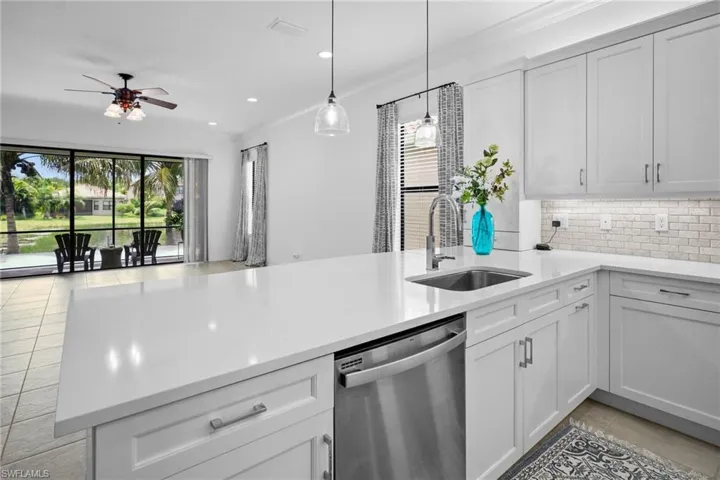 11536 Foxbriar Ln, Fort Myers, Florida 33913