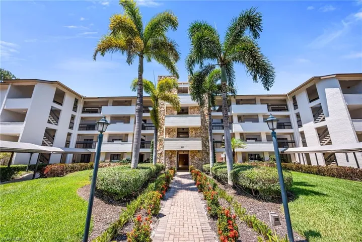 200 Wyndemere Way B402, Naples, Florida 34105