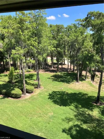 200  Wyndemere  WAY, Naples, FL 34105