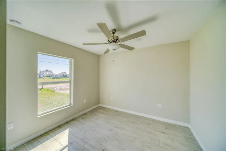 4034 Ne 9th Pl, Cape Coral Fl 33909