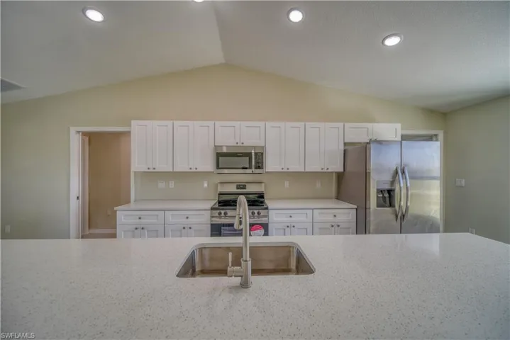 4034 Ne 9th Pl, Cape Coral Fl 33909