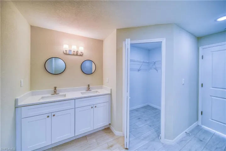 4034 Ne 9th Pl, Cape Coral Fl 33909