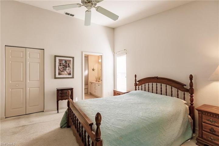 1949 Crown Pointe BLVD W, NAPLES FL 34112