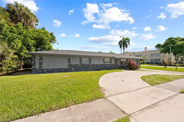 2979  Blount  ST, Fort Myers, FL 33916