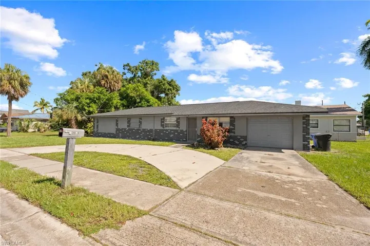 2979  Blount  ST, Fort Myers, FL 33916