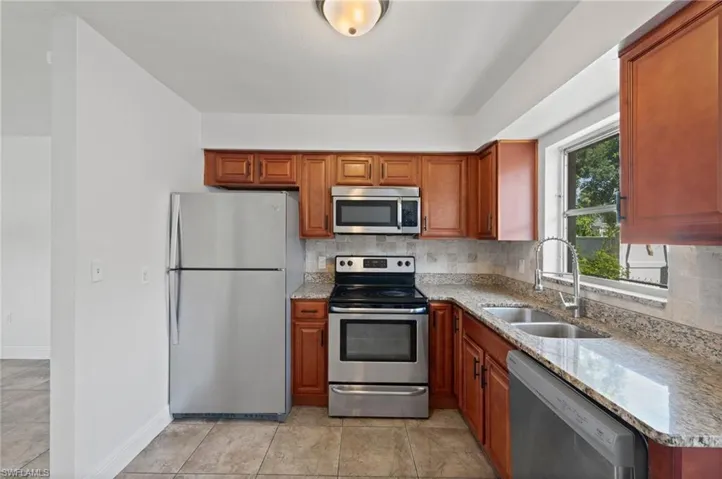 2979  Blount  ST, Fort Myers, FL 33916