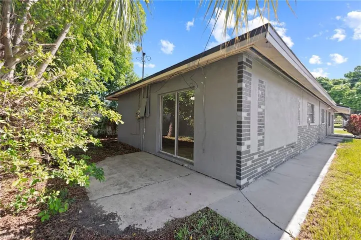 2979  Blount  ST, Fort Myers, FL 33916