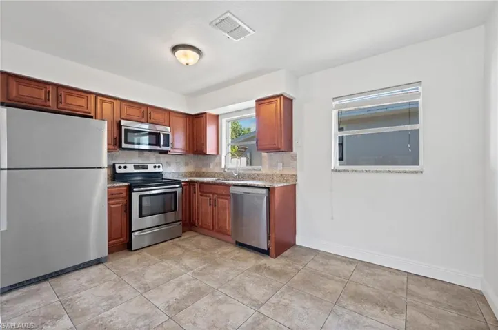 2979  Blount  ST, Fort Myers, FL 33916