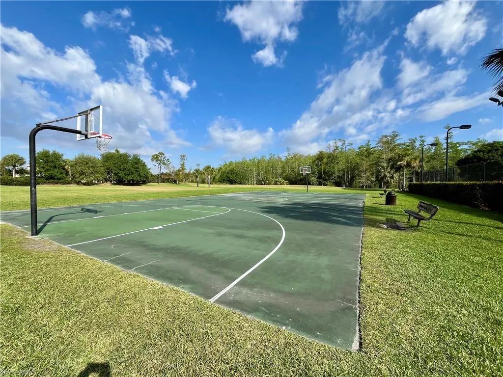 10327 Carolina Willow DR, Fort Myers, FL 33913,225033158