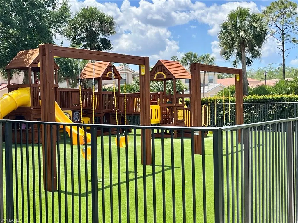 10327 Carolina Willow DR, Fort Myers, FL 33913,225033158