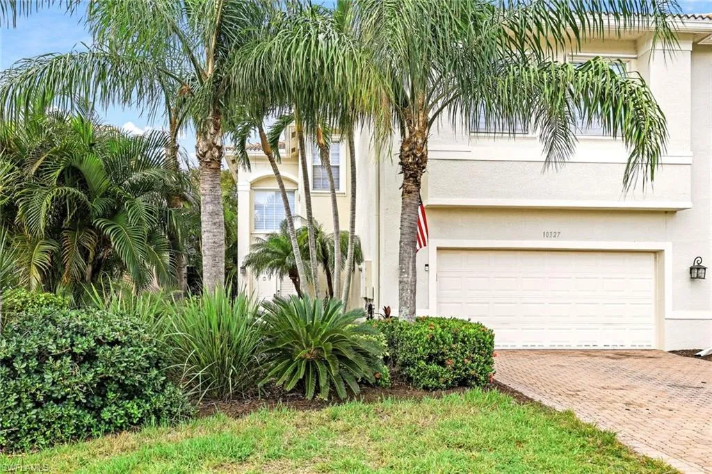 10327 Carolina Willow DR, Fort Myers, FL 33913,225033158