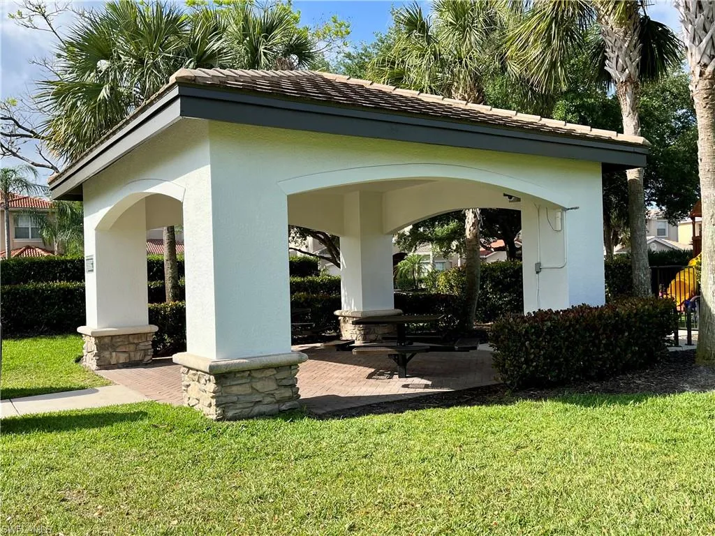 10327 Carolina Willow DR, Fort Myers, FL 33913,225033158