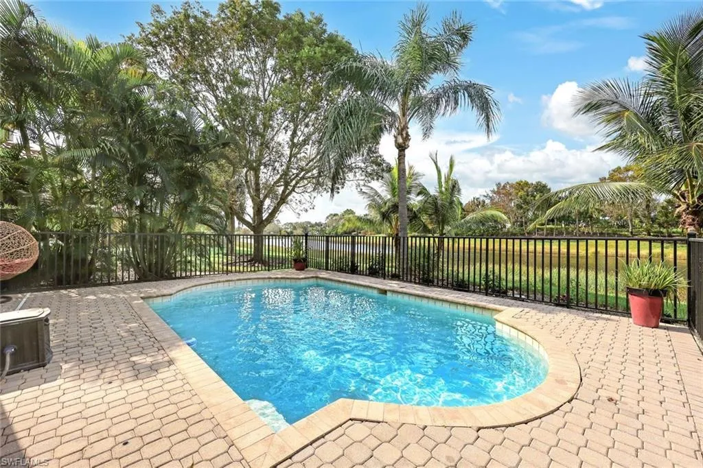 10327 Carolina Willow DR, Fort Myers, FL 33913,225033158
