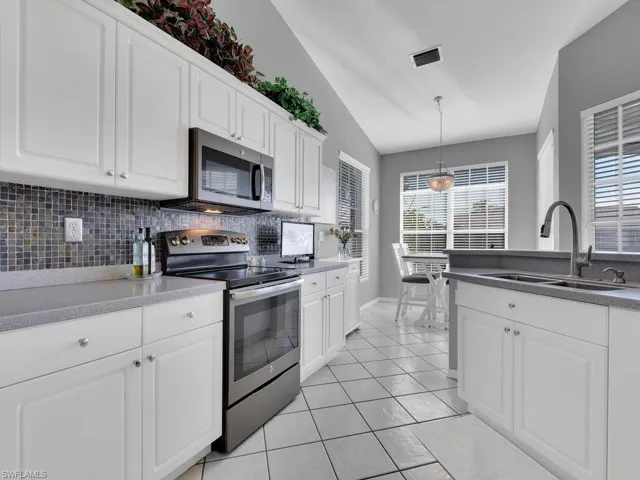 15140  Royal Windsor  LN, Fort Myers, FL 33919