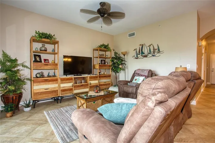 8076 Queen Palm Ln 416, Fort Myers, Florida 33966