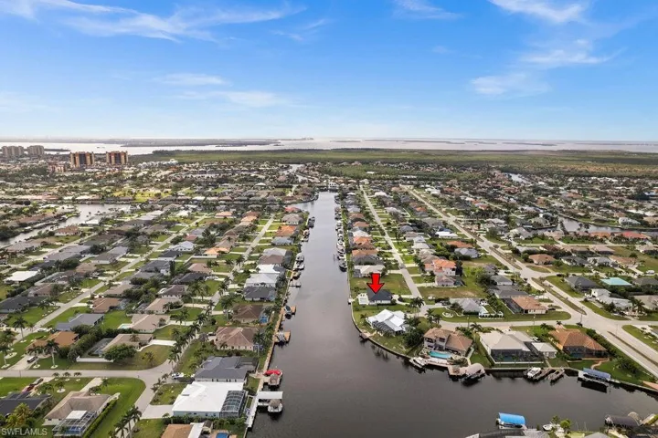 SW/Cape Harbour area. Short boat ride to restaurants, marina, beaches and the Gulf of Mexico.