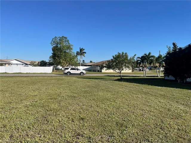 1912 SE 11th  PL, Cape Coral, FL 33990