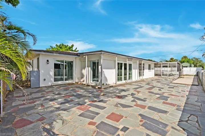 1681 Country Club Pkwy, Lehigh Acres, Florida 33936