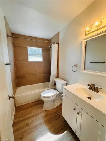 4931 Vincennes Ct 7, Cape Coral, Florida 33904