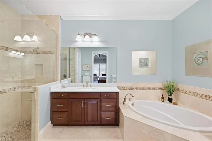 7598 Moorgate Point Way, Naples, Florida 34113