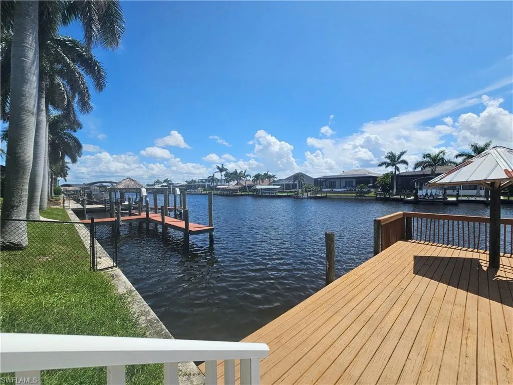 5327 28th PL, Cape Coral, FL 33914,2025000360