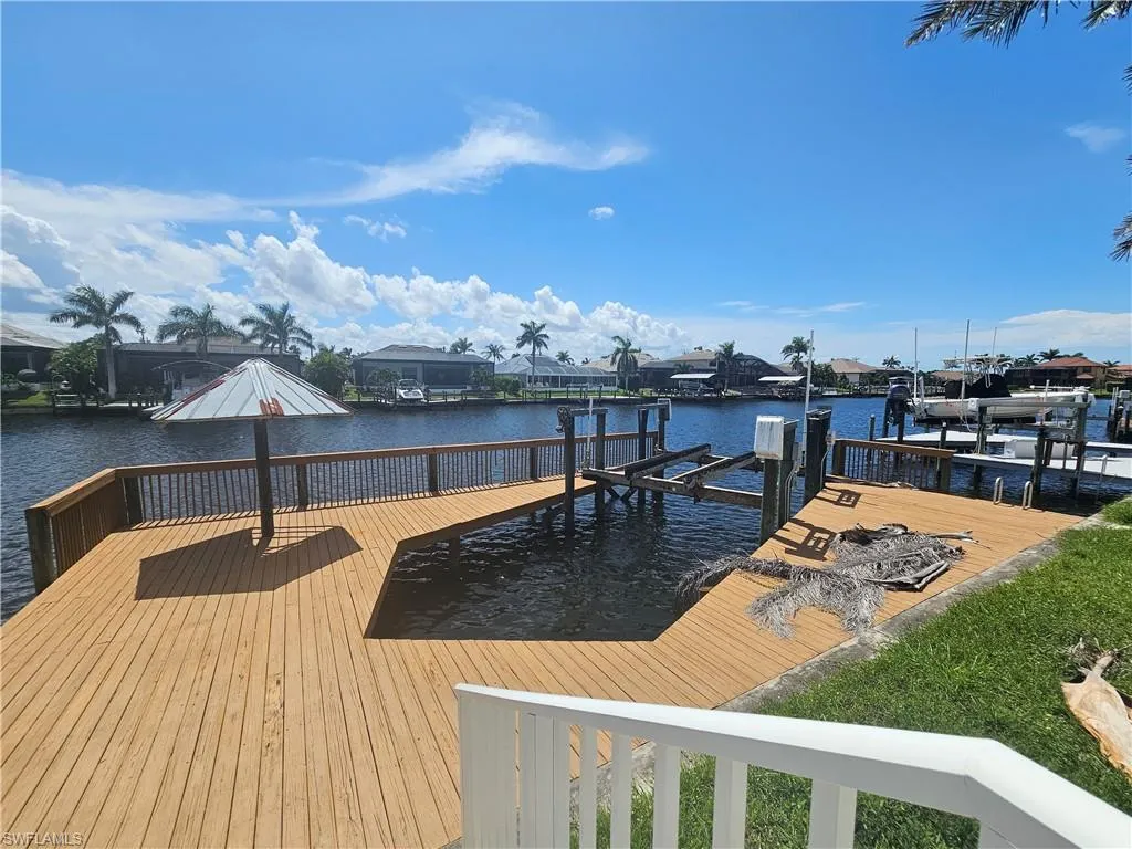 5327 28th PL, Cape Coral, FL 33914,2025000360