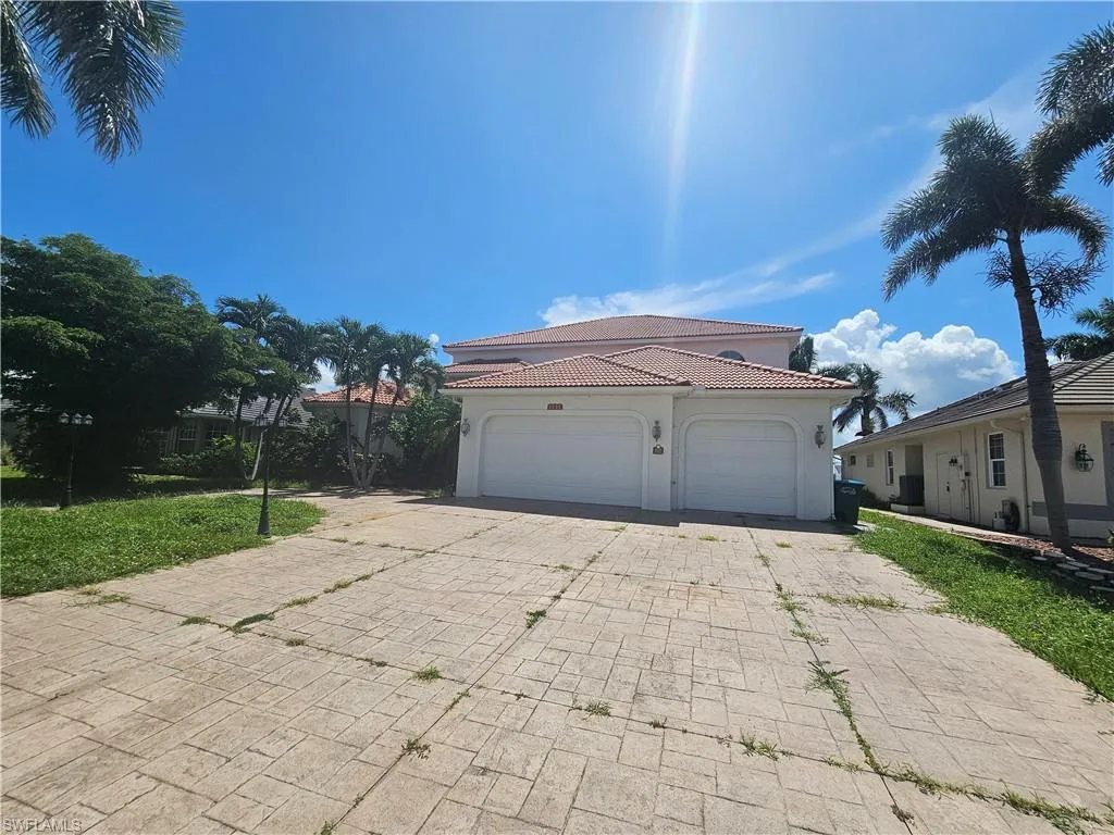 5327 28th PL, Cape Coral, FL 33914,2025000360