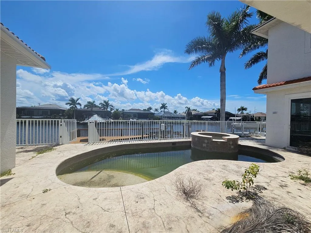 5327 28th PL, Cape Coral, FL 33914,2025000360