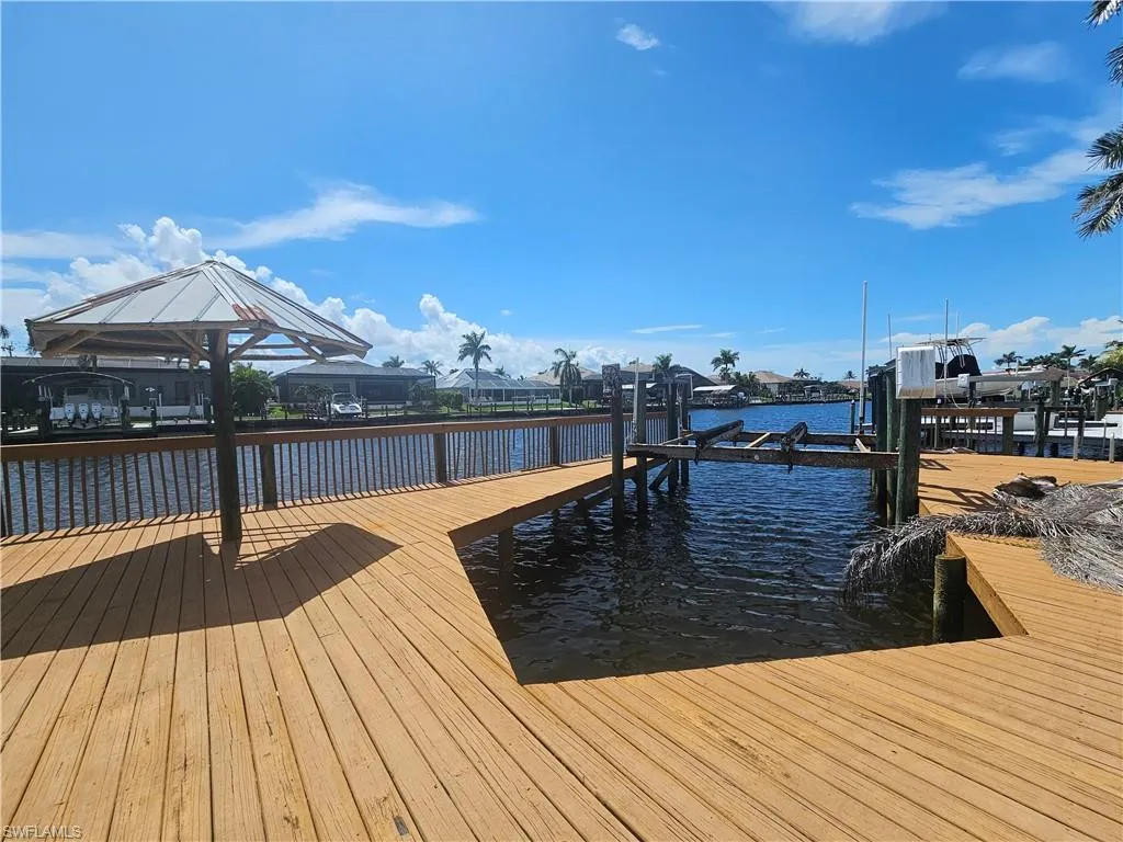 5327 28th PL, Cape Coral, FL 33914,2025000360