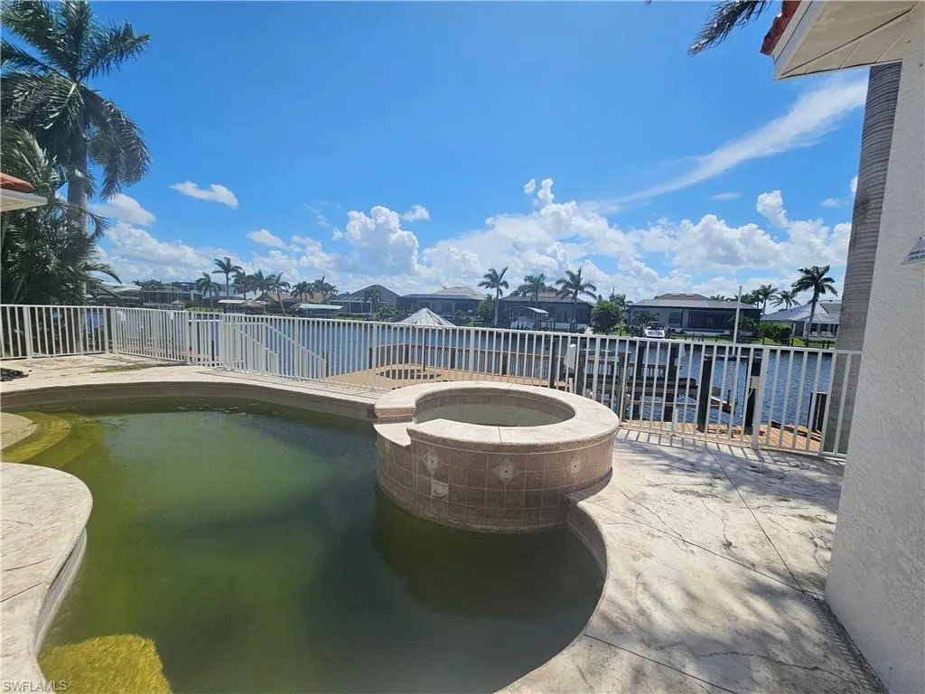 5327 28th PL, Cape Coral, FL 33914,2025000360