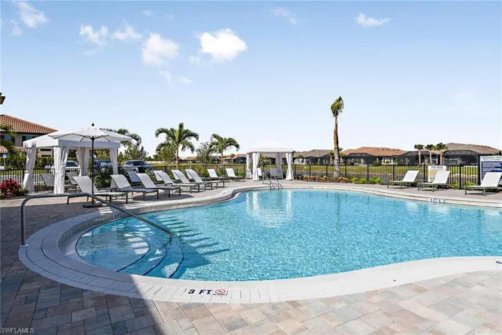 15526  Vittorio  ST, Naples, FL 34114