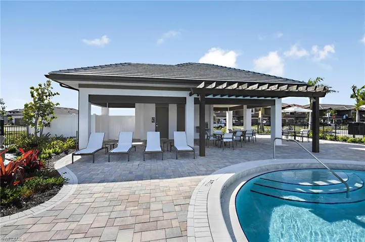 15526  Vittorio  ST, Naples, FL 34114