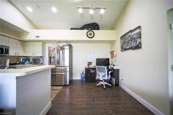 Nice Sized Dining Area!