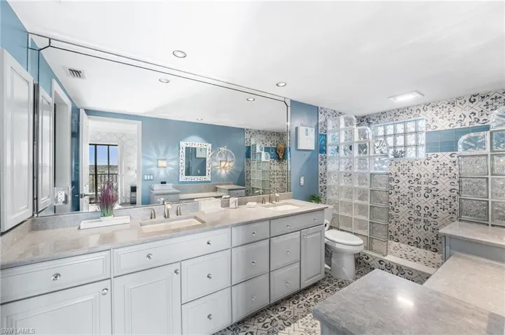 1910  Virginia  AVE, Fort Myers, FL 33901