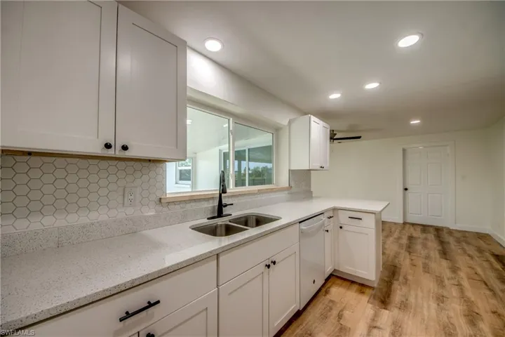 3009 Se 10th Ave, Cape Coral, Florida 33904