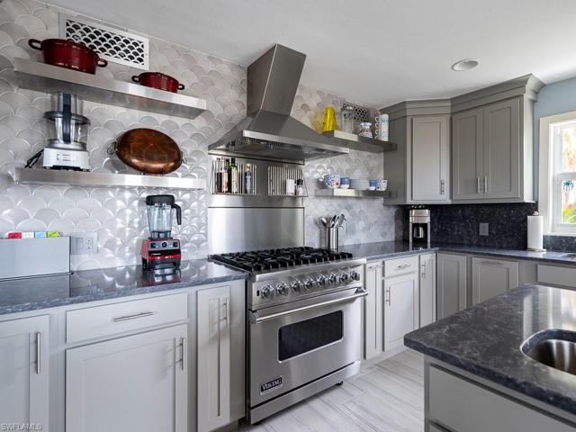 5690 Pine Tree DR, SANIBEL FL 33957