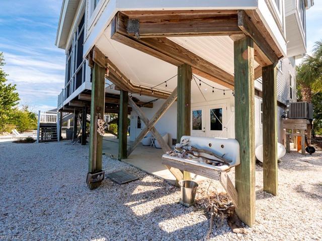 5690 Pine Tree DR, SANIBEL FL 33957