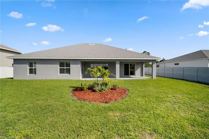 684  Manhattan E ST, Lehigh Acres, FL 33974