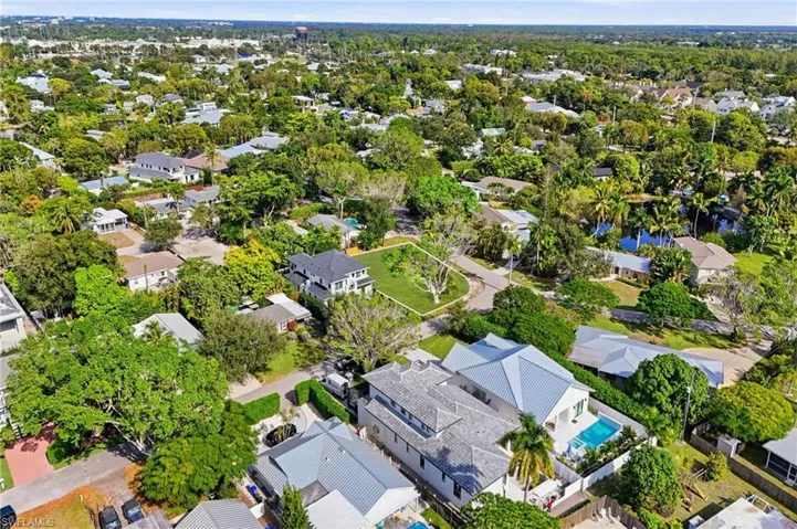 1165 8th Ter N, Naples, Florida 34102