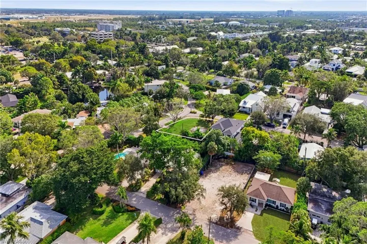 1165 8th Ter N, Naples, Florida 34102