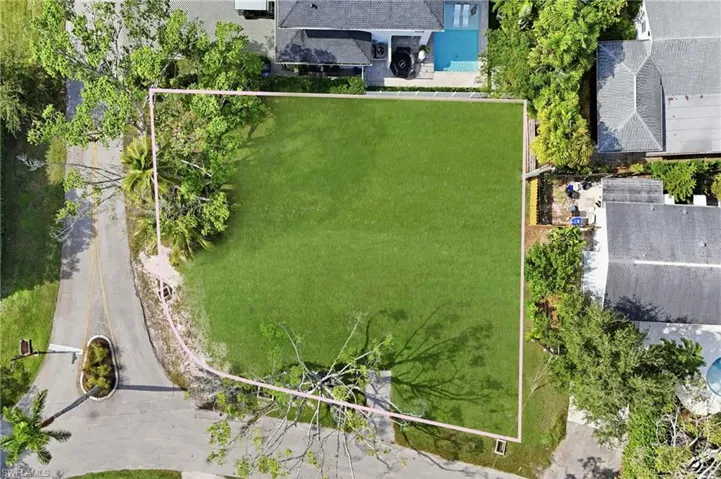 1165 8th Ter N, Naples, Florida 34102