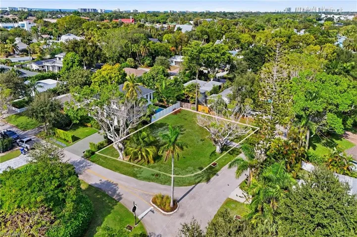 1165 8th Ter N, Naples, Florida 34102