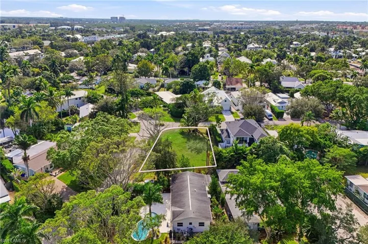 1165 8th Ter N, Naples, Florida 34102