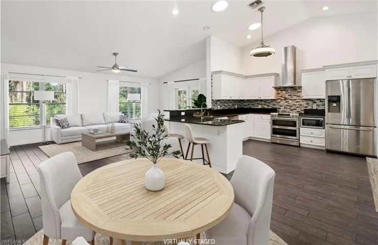 3586  Kent  DR, Naples, FL 34112