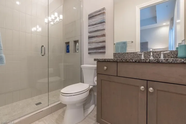 Full en-suite 3
